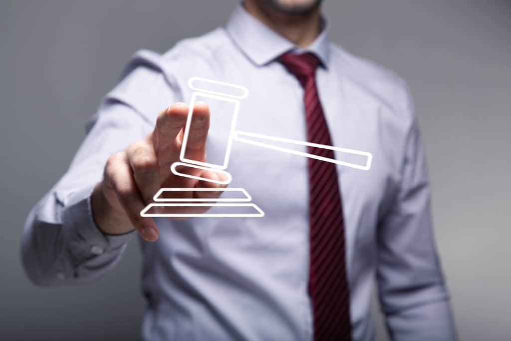 man clicks court court icon